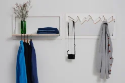 Ambivalenz - Fläpps Hängrail - Knagerække/Hylde - Sort