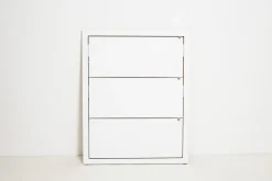 Ambivalenz - Fläpps Leaningshelf - Hylde/Reol - Hvid