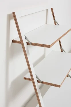 Ambivalenz - Fläpps Leaningshelf - Hylde/Reol - Hvid