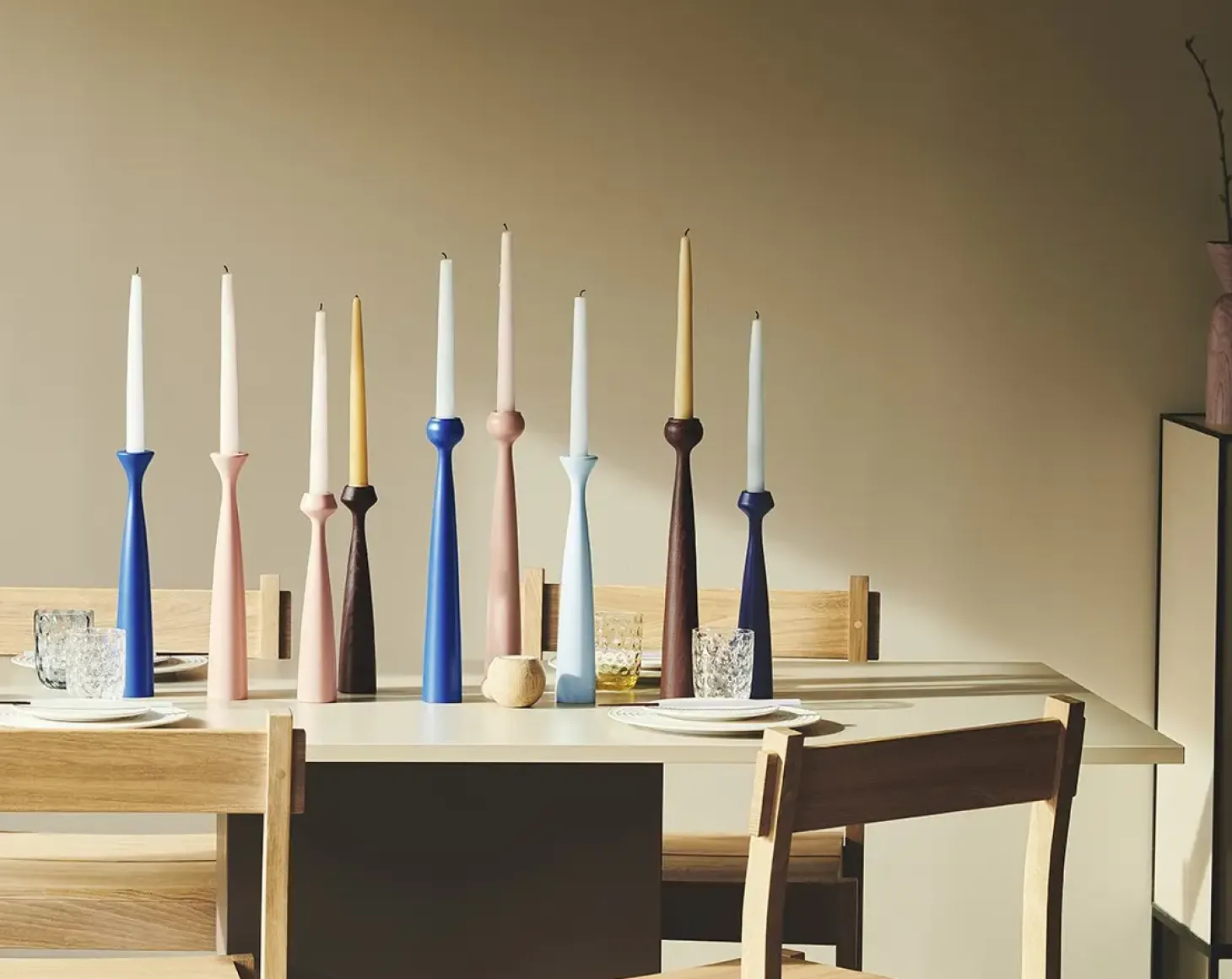 Applicata - Lysestage - Blossom - Lily - Smoked Oak/Eg