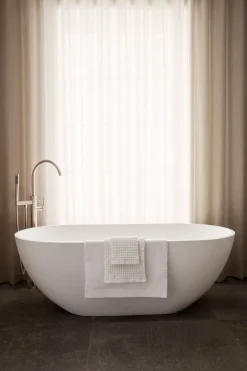 Blomus - Bath Towel - Black - RIVA