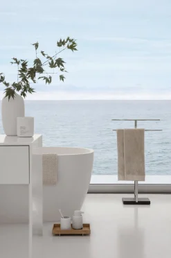 Blomus - Bath Towel - Magnet - CARO