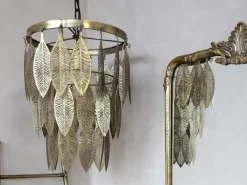 Chic Antique - Lampe med metal dekoration - antique messing - Ø37,5