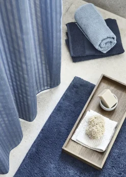 Compliments - Badeforhæng - Lines shower curtain w/tape 200 cm - Mørk blå