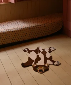 Doing Goods - Gulvtæppe - Quin Bear - Small