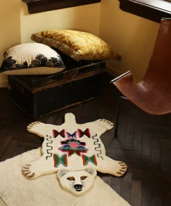 Doing Goods - Isbjørne tæppe - Kasbah Polar Bear - Small - 95 x 65 cm