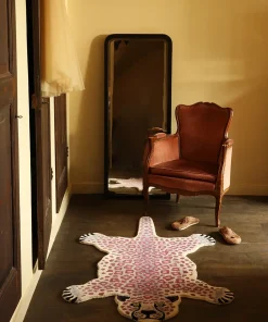 Doing Goods - Lilly Leopard Gulvtæppe - Large - Pink