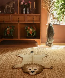 Doing Goods - Moody Lion Gulvtæppe - Large - 152x95x2 cm