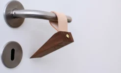 Dot Aarhus - Kiel - Dørkile/Dørstopper - Valnød - XL - 3,5 cm. høj