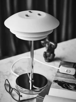 Dyberg Larsen - Bordlampe - DL20 - Sort