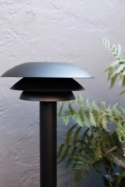 Dyberg Larsen - DL20 bedlampe - udendørs havelampe - sort (højde 80 cm)
