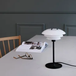 Dyberg Larsen - DL20 Bordlampe - Hvid/Sort