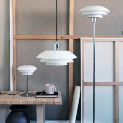 Dyberg Larsen - DL31 Opal bordlampe - Opal/Krom