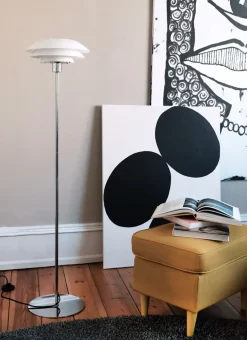 Dyberg Larsen - DL31 Opal gulvlampe - Opal hvid og Krom, Ø: 31 cm x H: 133 cm