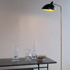 Dyberg Larsen - Futura Antik Brass Floor gulvlampe Sort og mørk messing