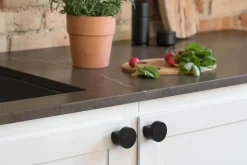 Ekta Living - Knage i sort eg - Wood Knot - Medium