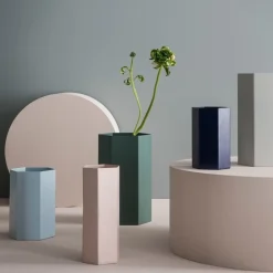 Ferm Living - Hexagon vase - blå