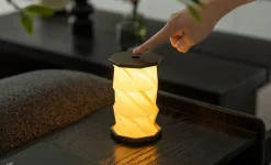 Gingko - Hexagon Twist Bordlampe - Mini - Walnut Drift - H14 cm