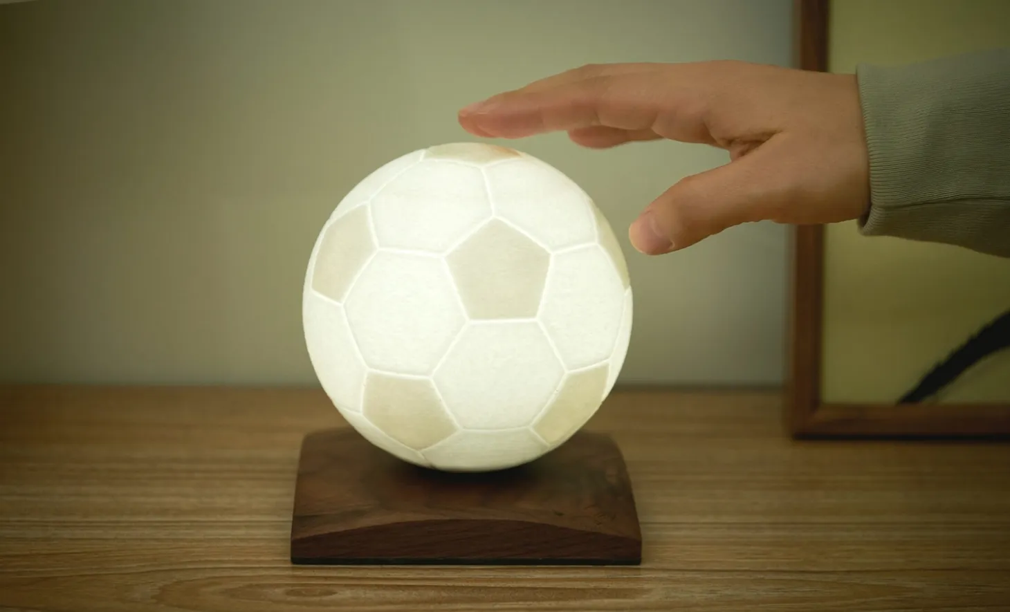 Gingko - Smart FootballSpin Lamp - Mini Size