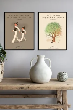 H. C. Andersen Original - "Hvad fatter gør" Plakat i ramme - 40x50