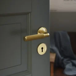 Habo - Dørgreb inkl. nøgleskilte - Lexington - Poleret messing