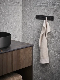 Habo - Knagerække - Flair - Selvklæbende - Sort - L: 26 cm