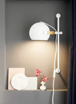 Halo Design - D.C Væglampe Ø18 - Hvid/Eg