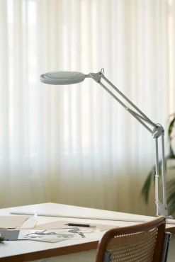 Halo Design Copenhagen - Skrivebordslampe LED - Magni Archi clips - Hvid