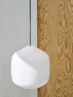 Hay - Buoy Glass Pendel - Sort ledning - Hvid - 200