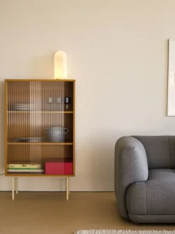 Hay - Reol til Gulv med Glaslåger - Colour Cabinet - Gul - Høj model, B75 X D39 X H130 cm