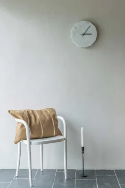 Hemverk - Vægur - Marble Bianco - Hvid/Sort - Ø28 cm