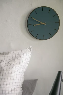 Hemverk - Vægur - Mørk Eg/Smokey Blue - Kobber visere - Ø28 cm