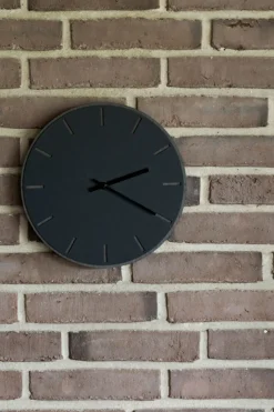 Hemverk - Vægur - Mørk Eg/Sort - Sølv visere - Ø38 cm