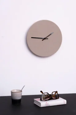 Hemverk - Vægur - Shape Chocolate - Sølv visere - Ø38 cm