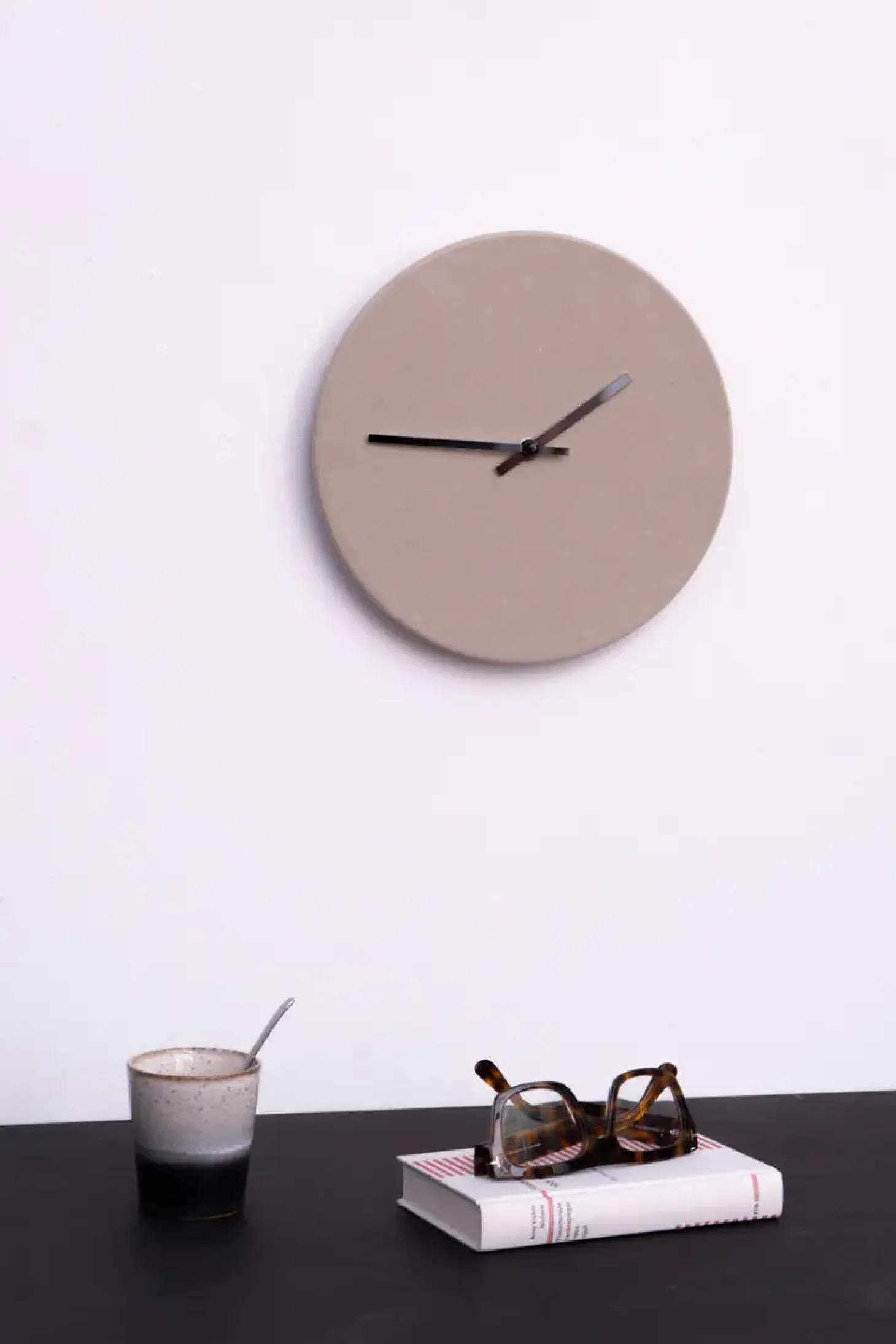 Hemverk - Vægur - Shape Chocolate - Kobber visere - Ø38 cm