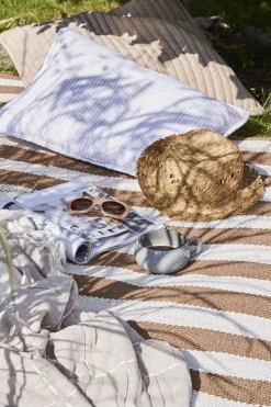 Lene Bjerre - Filisa pude 60x60 cm - Gyldenbrun