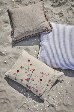 Lene Bjerre - Oville pude 50x50 cm. mørk sand m. kvaster