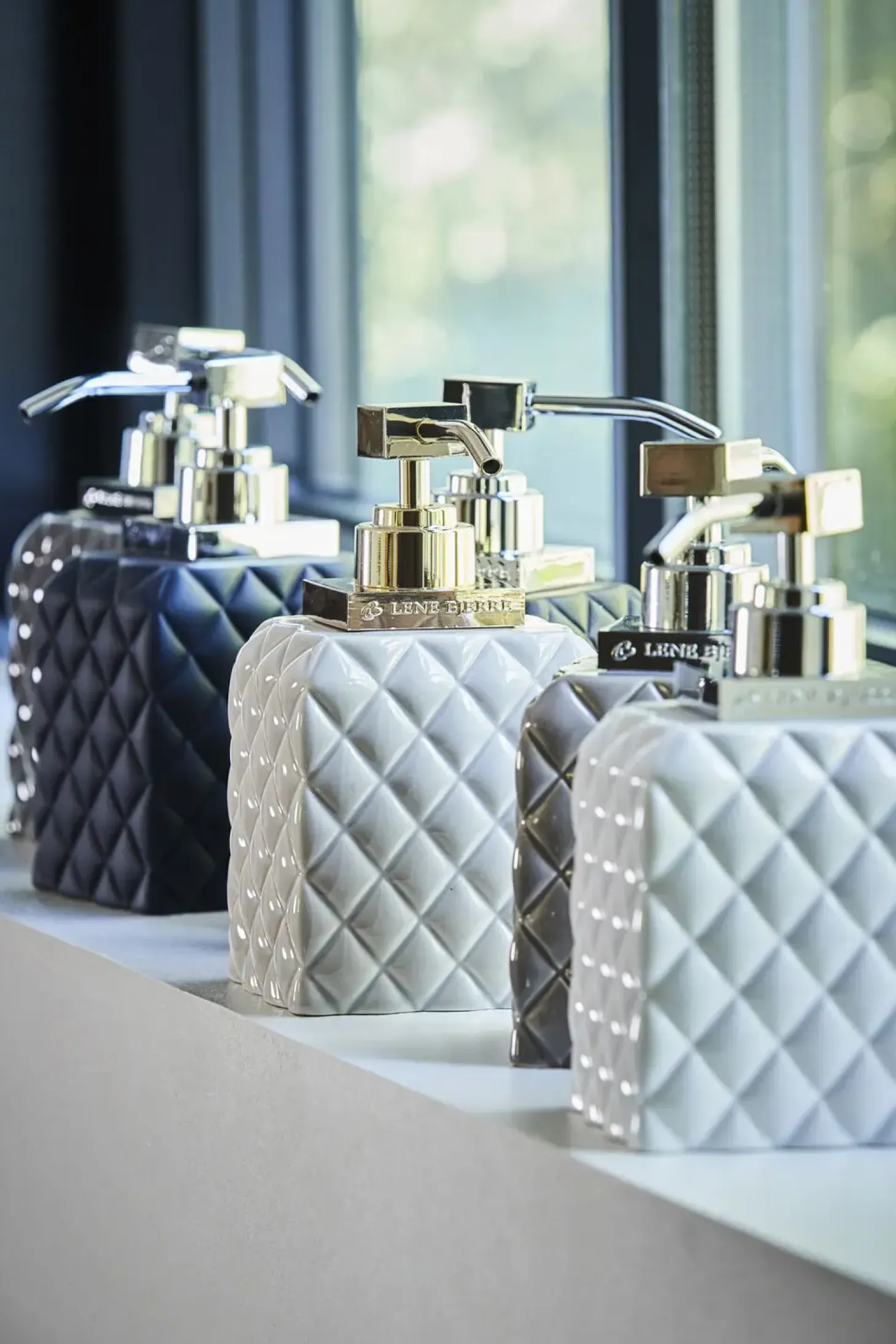 Lene Bjerre - Portia dispenser H16 cm. sort