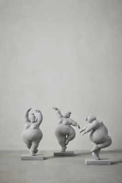 Lene Bjerre - Serafina kvinde figur H23 cm. grå