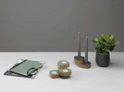LindDNA lysestage - Curve candle holder nupo pastel green/oak (sæt af 2 stk.)
