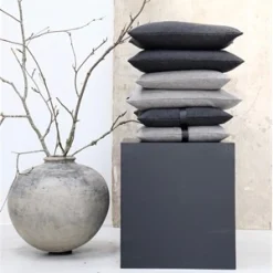 Louise Smærup - Pude Boule - Light Grey (50x50 cm)