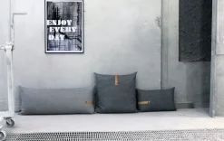 Louise Smærup pude - Grå pude i canvas 60 x 40