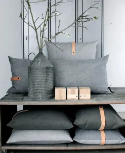 Louise Smærup pude - Vendbar pude i grå Canvas 65 x 65 cm