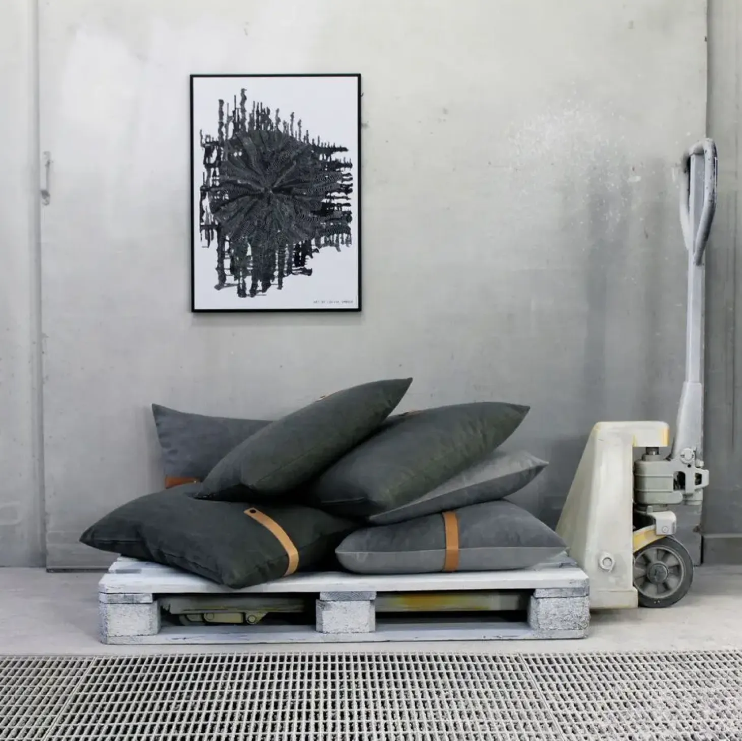 Louise Smærup pude - Vendbar pude i grå Canvas 65 x 65 cm