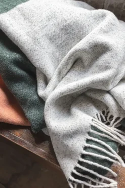 Mette Ditmer - BRICK throw - Brick