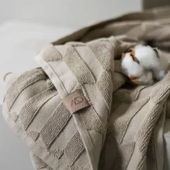 Mette Ditmer - GEO badehåndklæde (70x135 cm) - Sand