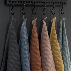 Mette Ditmer - GEO håndklæde (50x95 cm) - Sort