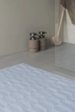 Mette Ditmer - GEO-bademåtte - Light Blue - W50 x L80 cm
