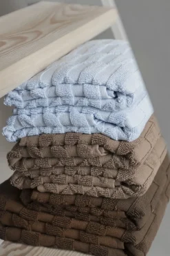 Mette Ditmer - GEO-håndklæde - Light Blue - W35 x L55 cm