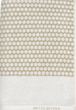 Mette Ditmer - GRID badehåndklæde, Sand / Off-white